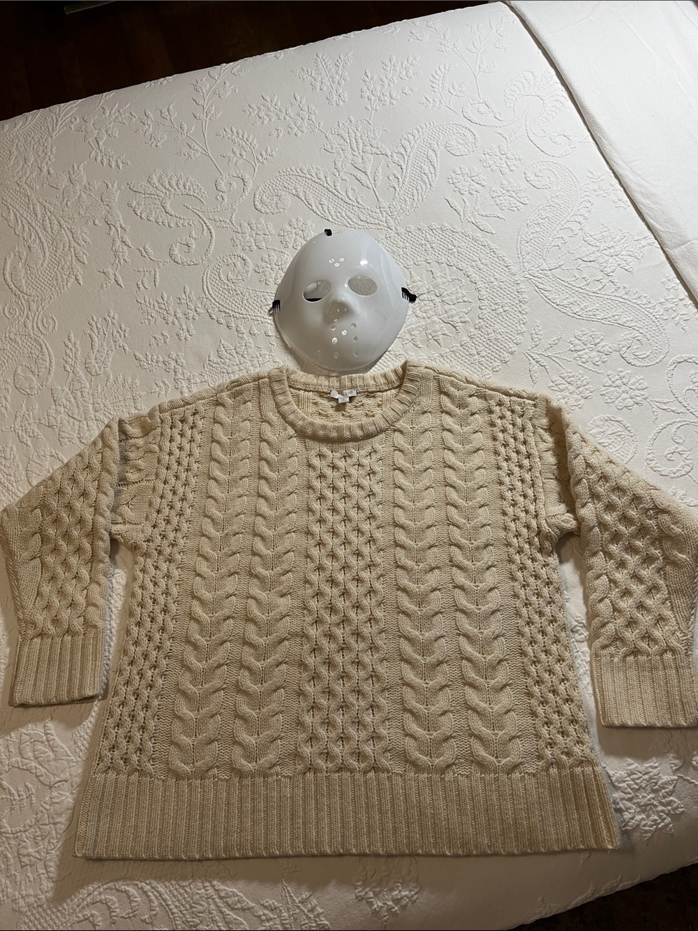 JJill Lambswool 
Women’s Cream Cable Knit Sweater